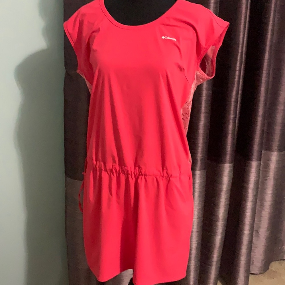 Columbia hiking dress in red